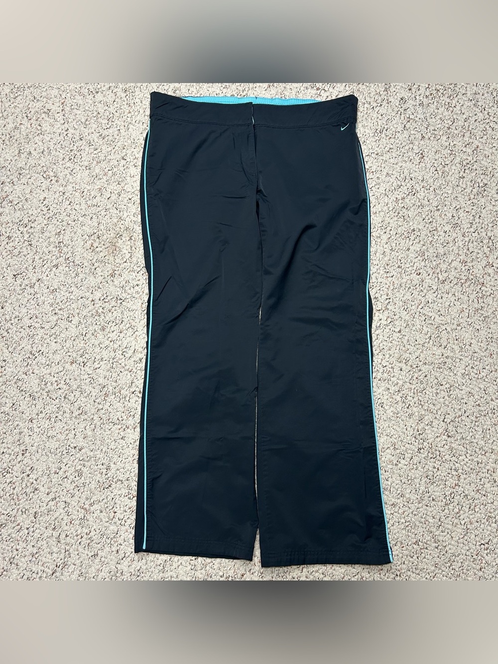 Vintage Nike Women’s Straight Leg Baggy Track Pants Size XL (38x32) Black Cyan